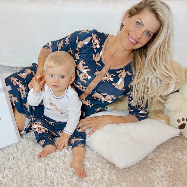 Karina e Enrico Bacchi combinam looks de pijama (Foto: Reprodução/Instagram)