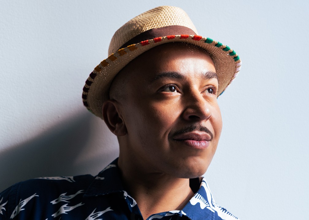 Lou Bega, o cantor de 'Mambo Number 5', em foto recente — Foto: Divulgação/Mischa Lorenz