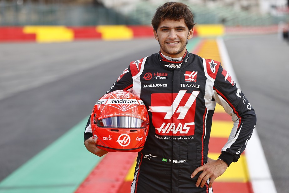 Pietro Fittipaldi E Hamilton Ja Tem Algo Em Comum Na F1 Um Brasileiro Desenha O Capacete Dos Dois Pilotos Carros Autoesporte