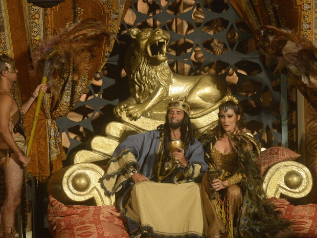 Rei Herodes, vivido por Marcos Pasquim, também ganhou figurino novo para esse ano. (Foto: Luka Santos / G1)