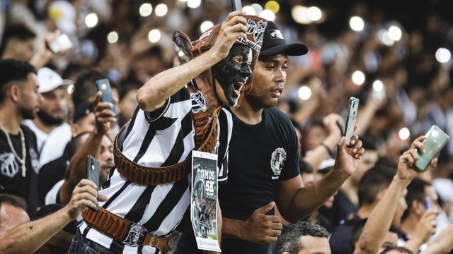 Torcedores em Ceará x The Strongest