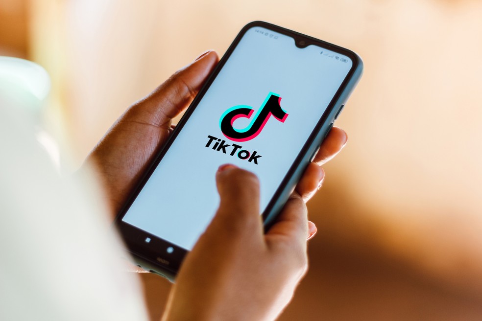 Se o usuário permitir, o TikTok pode ter acesso aos seus contatos de telefone — Foto: Getty Images/SOPA Images