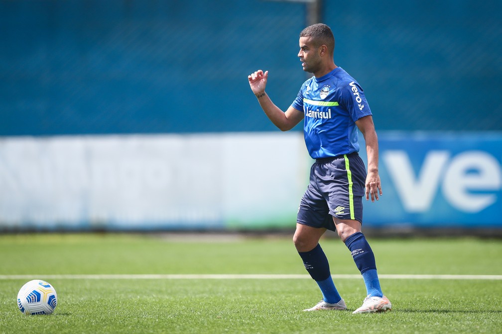 Alisson treina no Grêmio — Foto: Lucas Uebel/Grêmio