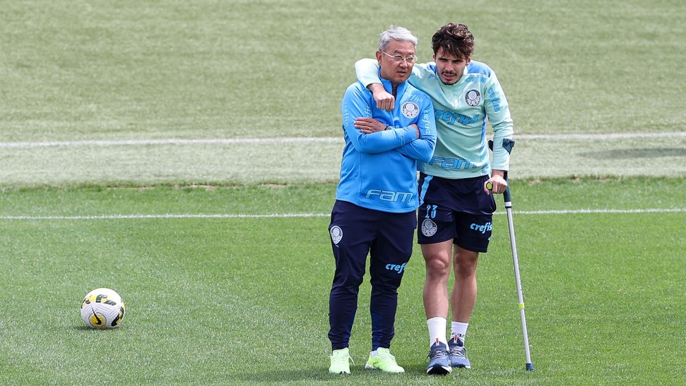 Volta? Veiga posta vídeo correndo e mostra evolução após cirurgia no Palmeiras