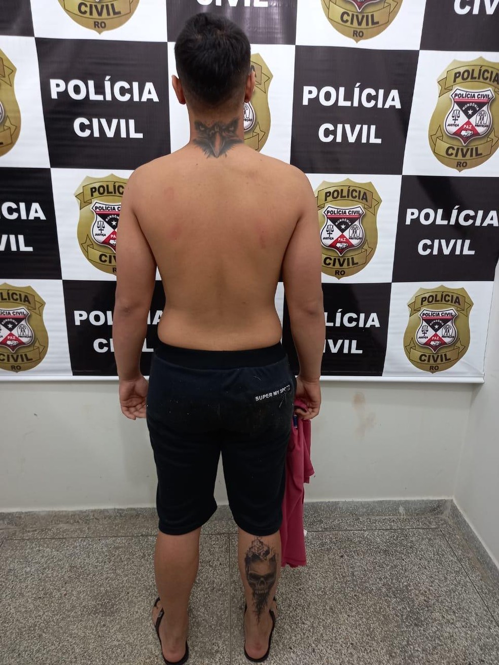 Suspeito é preso pela Polícia Civil de Ariquemes na operação Exctasy — Foto: Divulgação