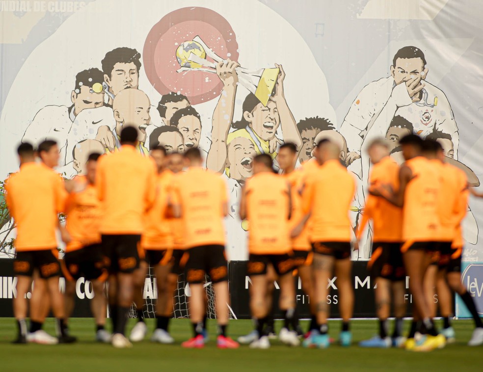 Elenco do Corinthians no último treino antes do clássico com o São Paulo, pela 26ª rodada do Brasileirão — Foto: Rodrigo Coca/Ag. Corinthians