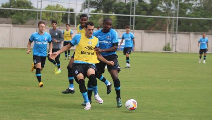 Fellipe Bastos é poupado de treino com show de Rhodolfo e gol de Braian