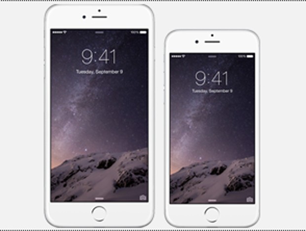 Modelos do iPhone 6 com o horário congelado na tela: 9h41 (Foto: Reprodução / Apple.com)