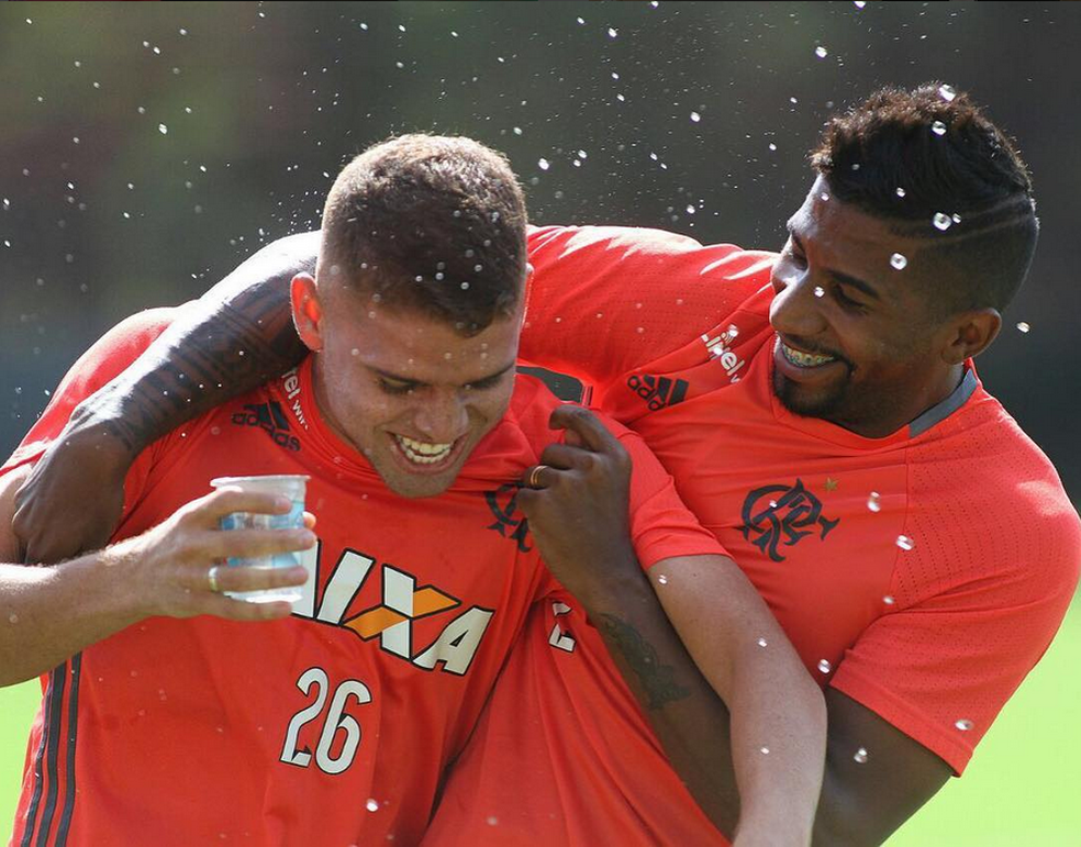 Cuéllar e Rodinei são inseparáveis no Flamengo — Foto: Gilvan de Souza / Divulgação