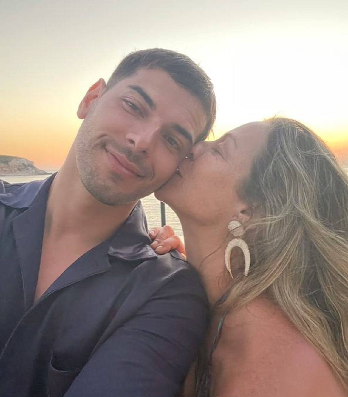 Luana Piovani publica cliques românticos com Lucas Bitencourt em Ibiza  (Foto: Reprodução / Instagram)