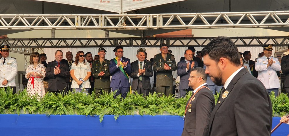 Governador do Acre, prefeito de Rio Branco e outras autoridades acompanham desfile de 7 de Setembro — Foto: Andryo Amaral/Rede Amazônica