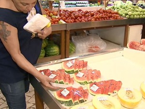 Legumes, verduras e frutas estão mais baratos e com melhor qualidade (Foto: Felipe Lazzarotto/ EPTV)