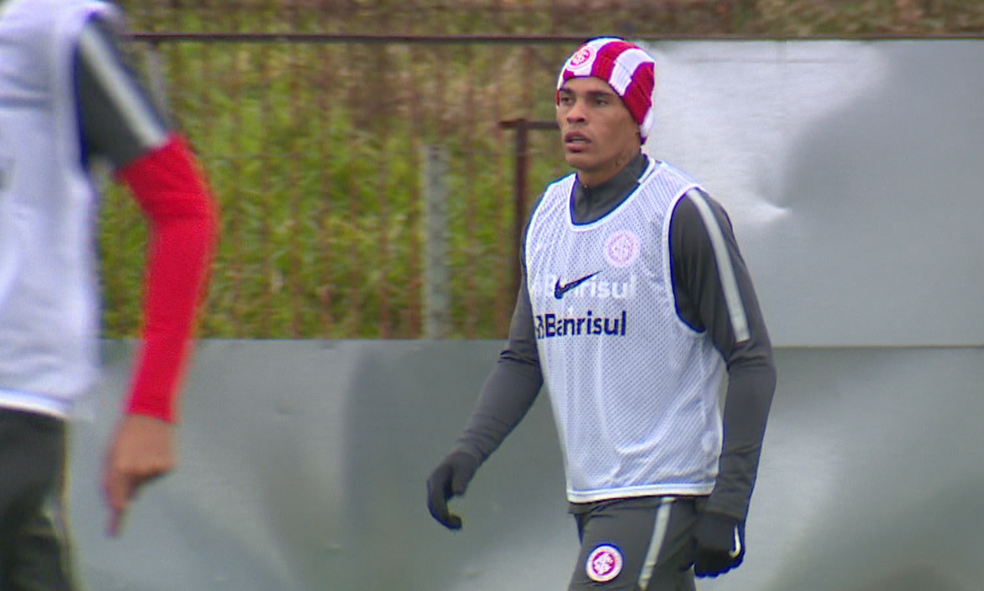 Internacional Inter Jonatan Ãlvez treino (Foto: ReproduÃ§Ã£o/RBS TV)