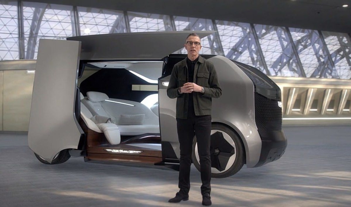 A General Motors apresenta seus projetos de carro futurista elétrico autônomo (Foto: Reprodução/YouTube)