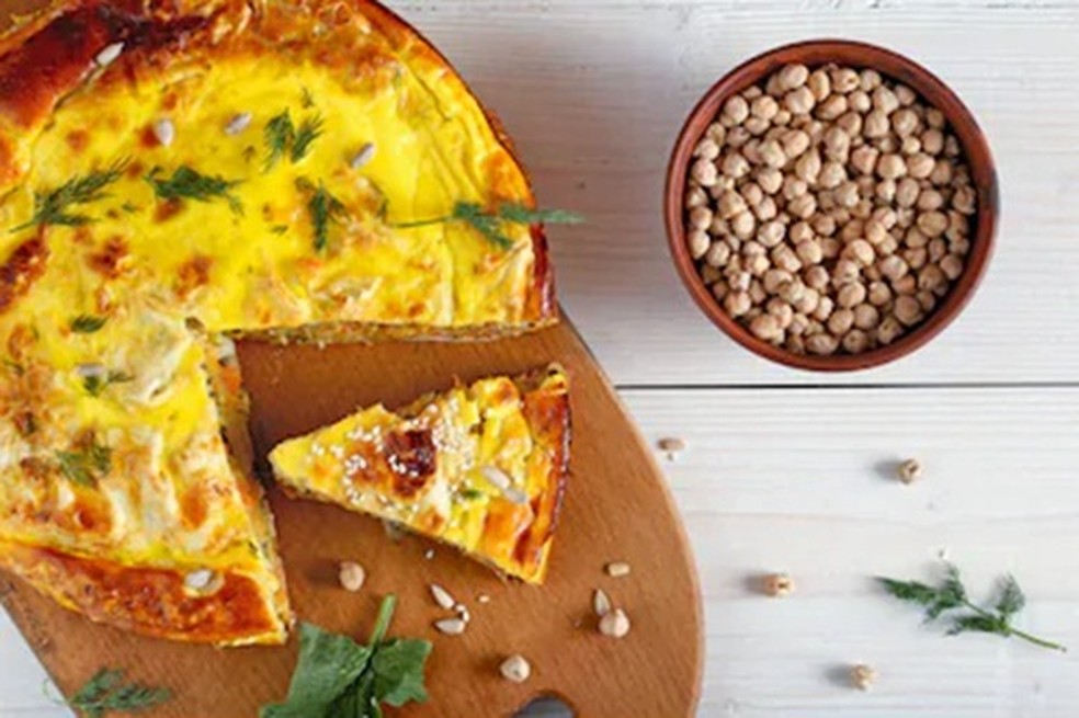 Veja como fazer fritada espanhola sem ovo &mdash; Foto: Shutterstock