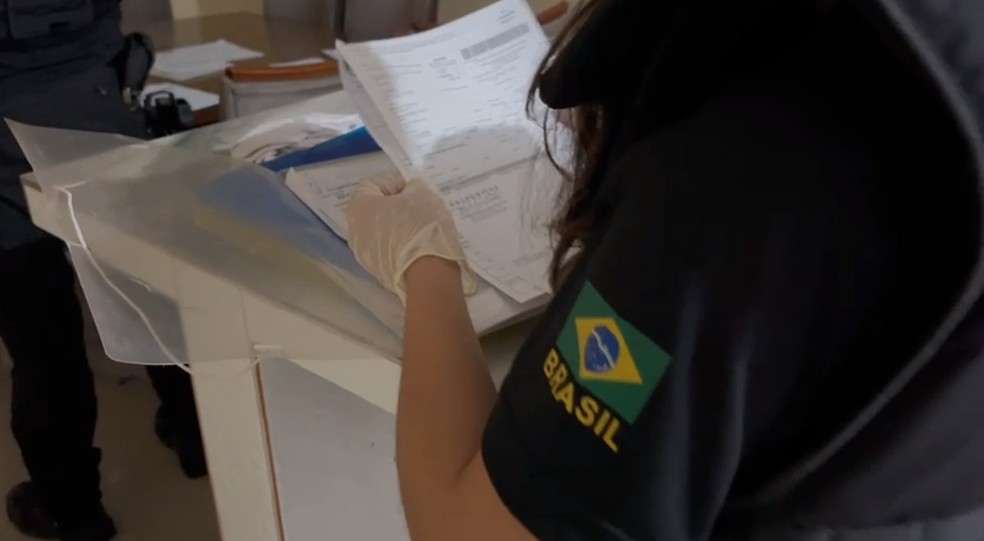 Documentos apreendidos nas operações "Tucson" e "Calibre" — Foto: PF/Divulgação