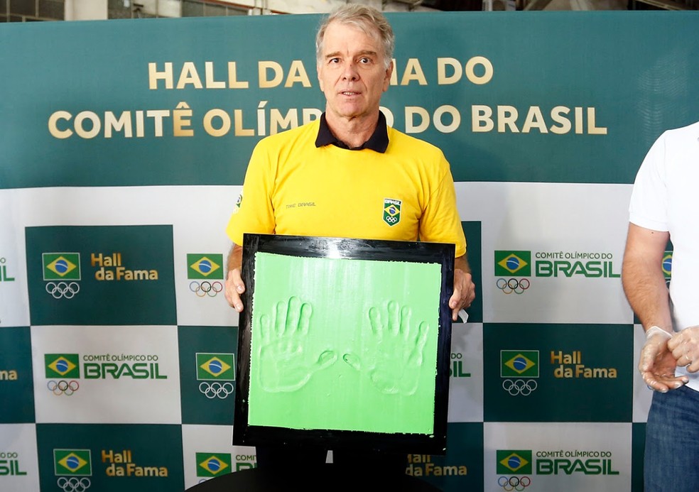 Bernardinho entra para o Hall da Fama do COB — Foto: Gaspar Nóbrega/CBV