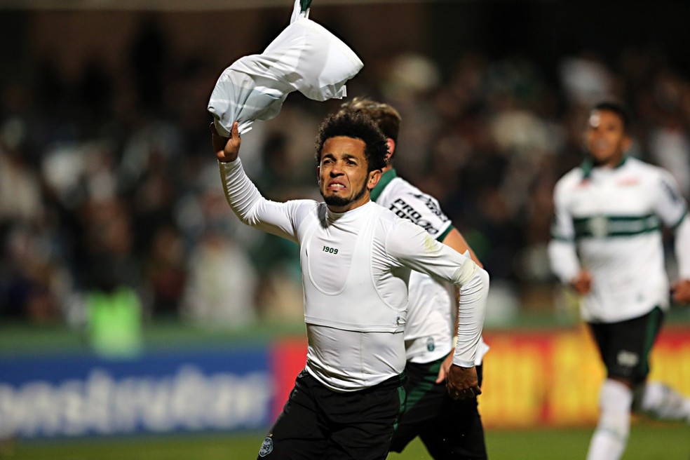 Rafinha Supera Dores E Marca Primeiro Gol No Retorno Ao Coritiba Foi Com Sofrimento Coritiba Ge