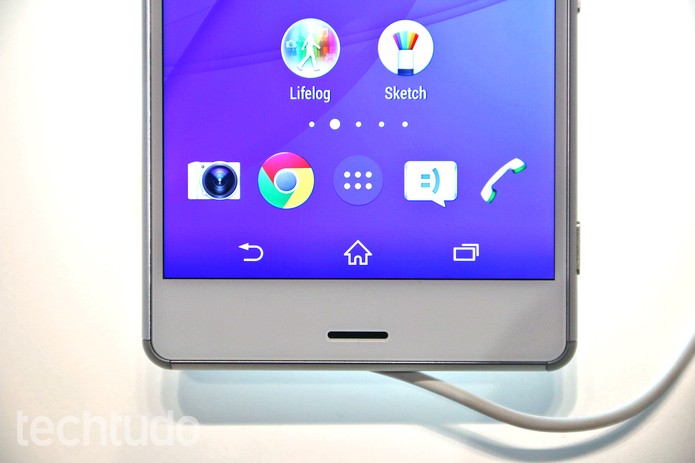 O Xperia Z3 roda a última versão do Android (Foto: Fabrício Vitorino/TechTudo) O Xperia Z3 roda a última versão do Android (Foto: Fabrício Vitorino/TechTudo)