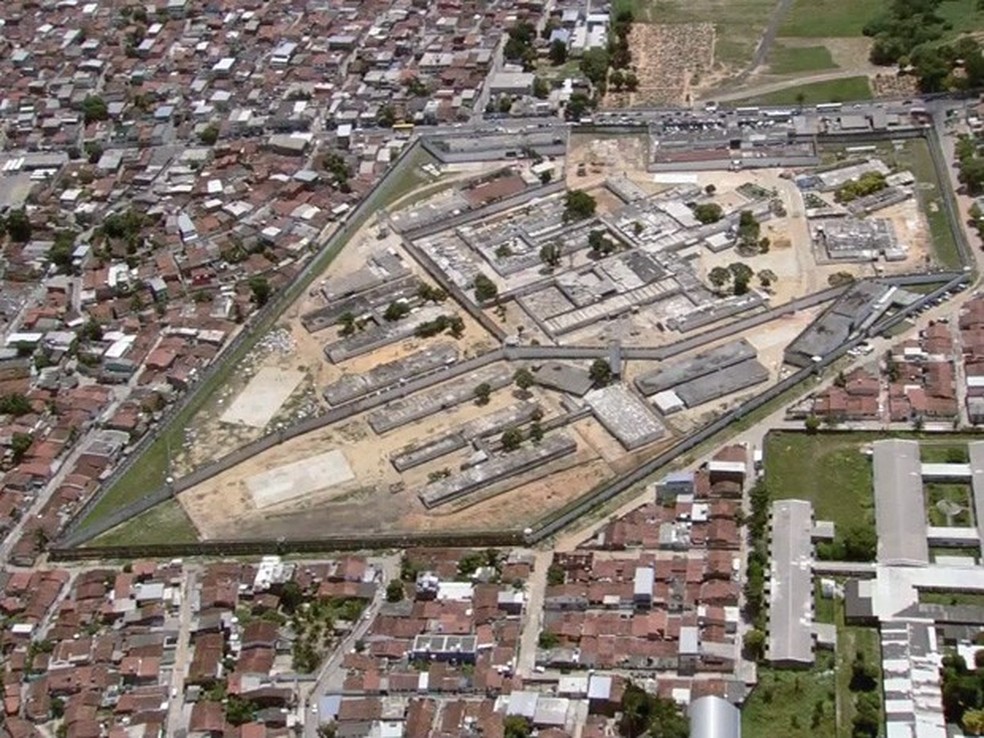 Vista aérea do Complexo Prisional do Curado, no bairro do Sancho, no Recife — Foto: Reprodução/TV Globo