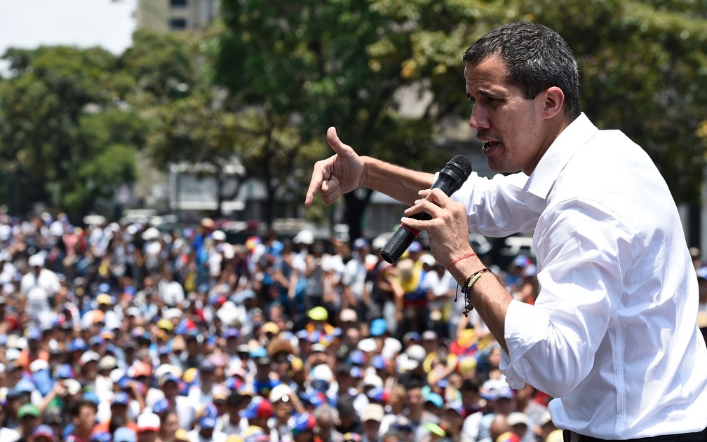 O autoproclamado presidente da Venezuela, Juan Guaidó, voltou a protestar nesta quarta (1º) em Caracas — Foto: Federico Parra/AFP