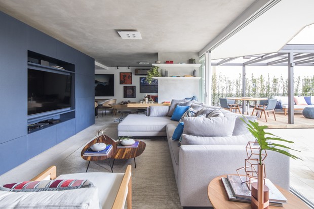 Soluções de marcenaria integram apartamento em São Paulo (Foto: Divulgação)