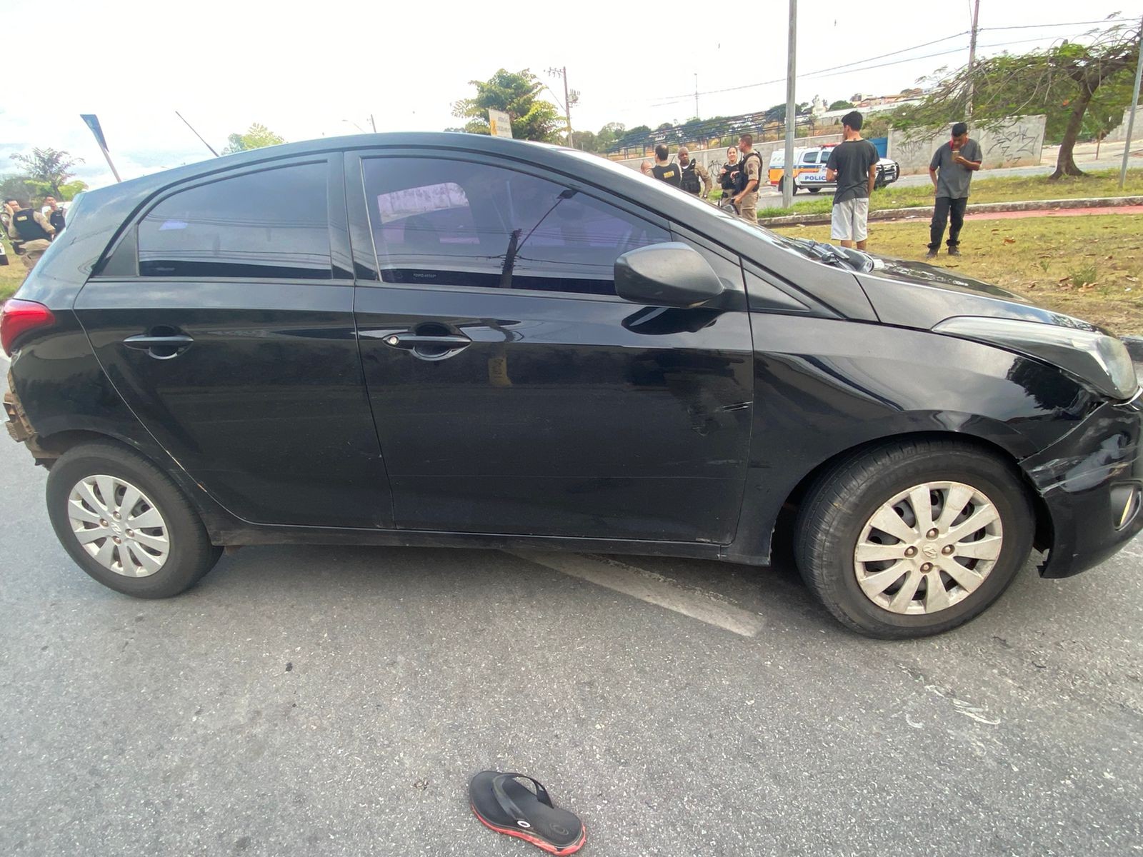 'A mãe deles também chora por eles', diz mulher com bebê e criança que teve carro roubado por adolescentes na Grande BH