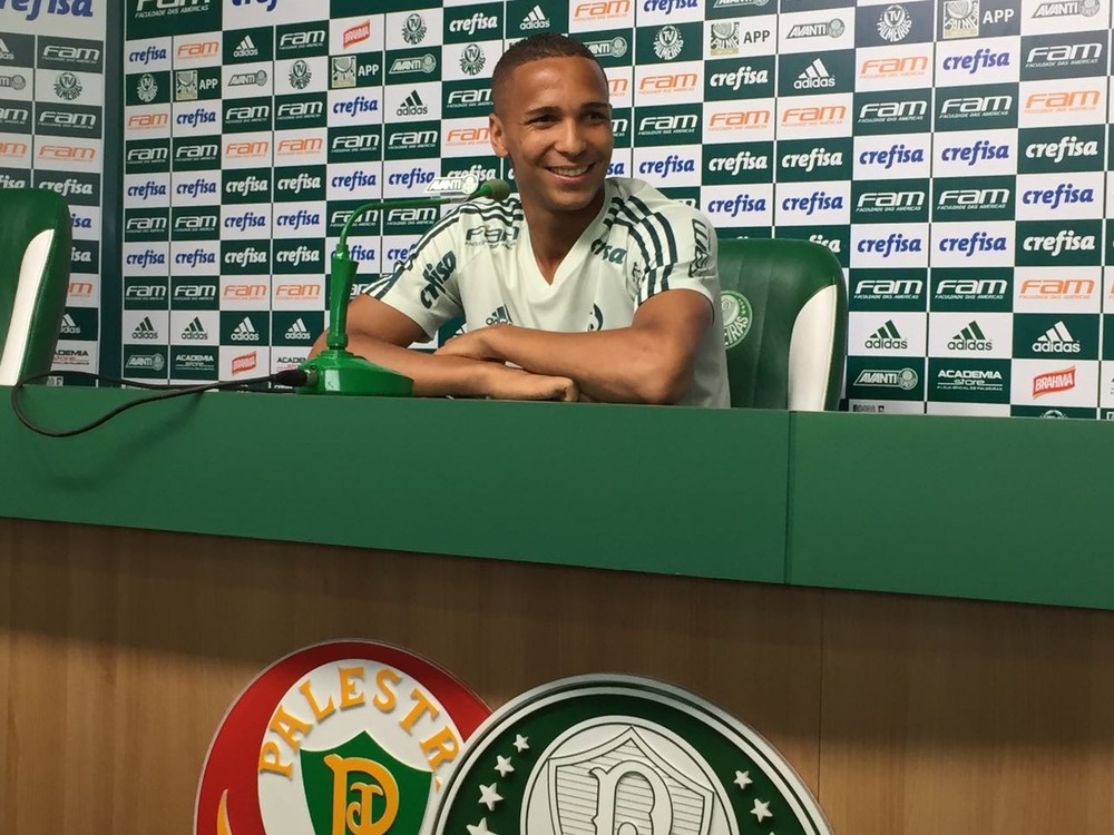Deyverson revela choro durante má fase no Palmeiras e repudia protesto violento