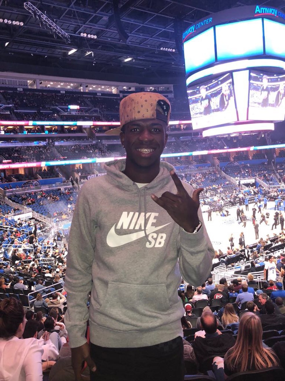 Vinicius Júnior acompanha duelo entre Orlando Magic e Miami Heat (Foto: Arquivo pessoal)