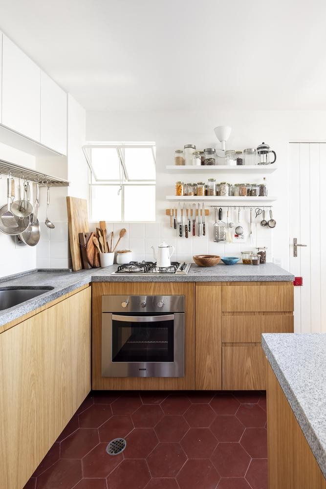 Décor do dia: cozinha minimalista com bancada em L (Foto: Divulgação)