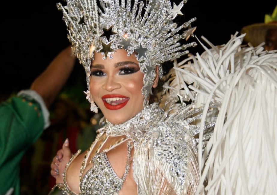 Sophia Ferro, rainha de bateria da Camisa Verde e Branco no Desfile das Campeãs do Carnaval 2023
