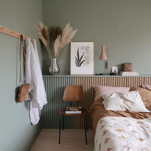 Décor do dia: verde e rosa no quarto de casal (Foto: Emma Wallmén)