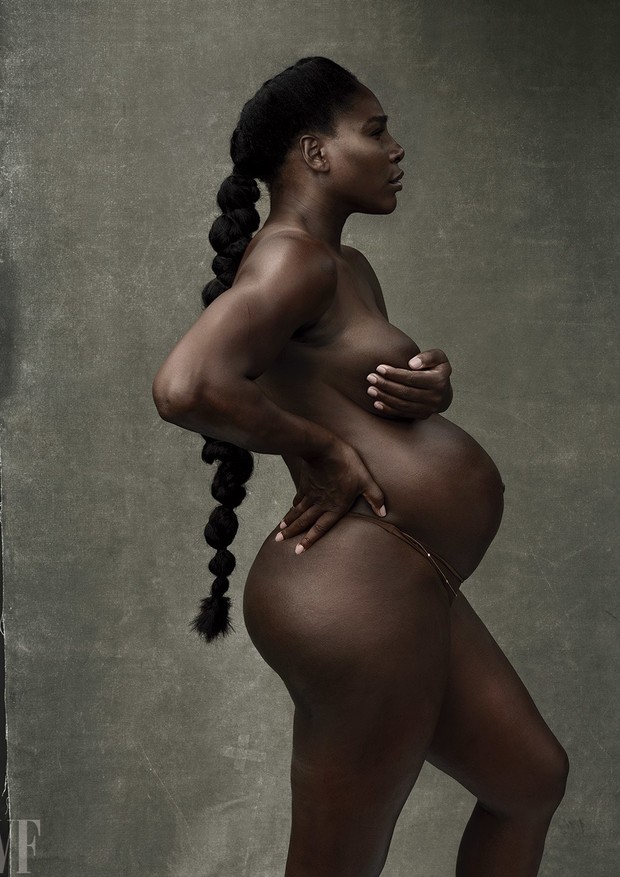 Serena Williams surge gravidíssima na capa e recheio da Vanity Fair (Foto: Divulgação)