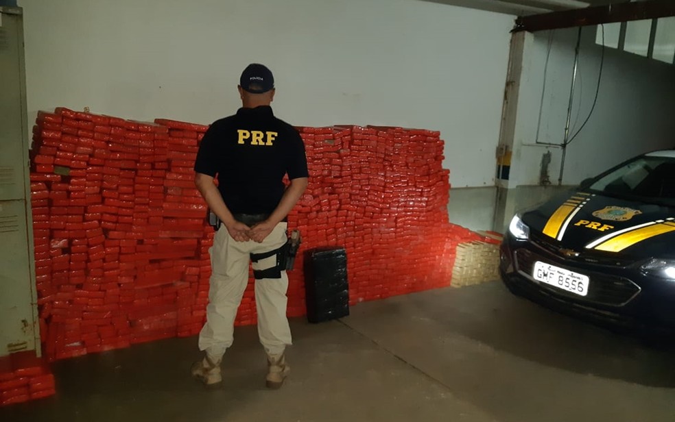 Homem é preso com mais de uma tonelada de drogas avaliadas em R$ 4 milhões na BR-267, em Caxambu, MG — Foto: Polícia Rodoviária Federal