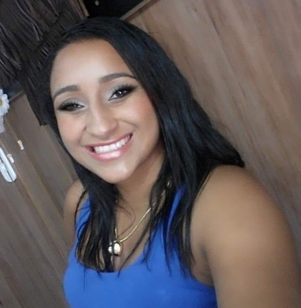 Shirley Simões, de 31 anos, foi vítima de feminicídio — Foto: Arquivo Pessoal