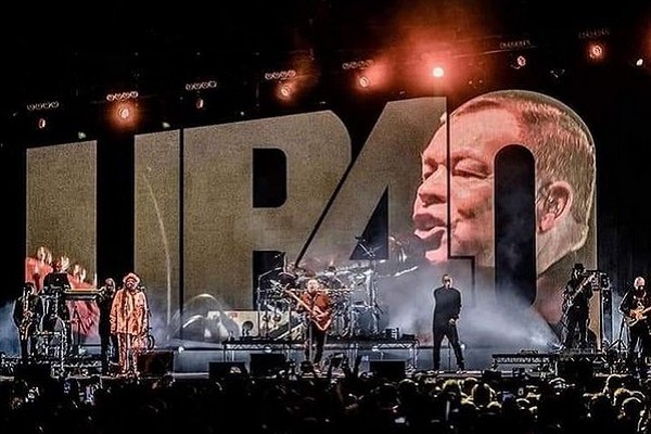 Um show recente do UB40 (Foto: Instagram)