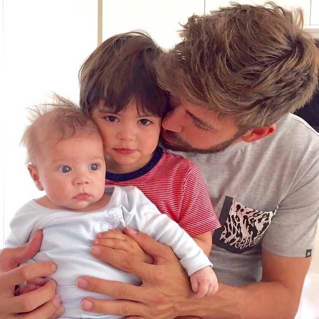 O pai e os dois filhos (Foto: Reprodução/ Instagram)