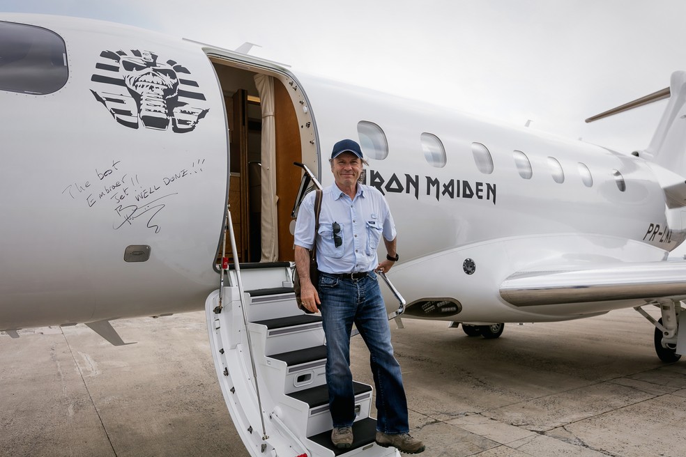 brasil - [Brasil] Líder do Iron Maiden, Bruce Dickinson visita Embraer em São José dos Campos Visita-bruce-dickinson-embraer-sjk-may18-148-1-