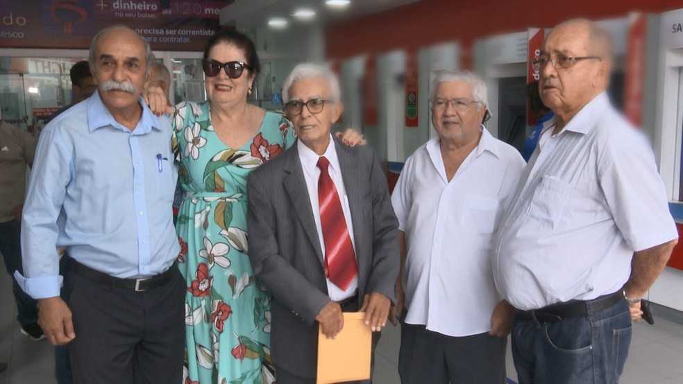 Idoso é readmitido em banco na Bahia 59 anos após ser preso pela ditadura militar — Foto: TV Subaé