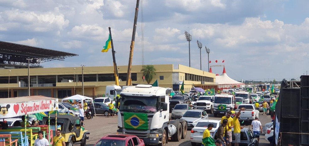 RIO BRANCO (AC) - Ato a favor do Bolsonaro reuniu aliados neste 7 de setembro — Foto: Andryo Amaral/Rede Amazônica Acre