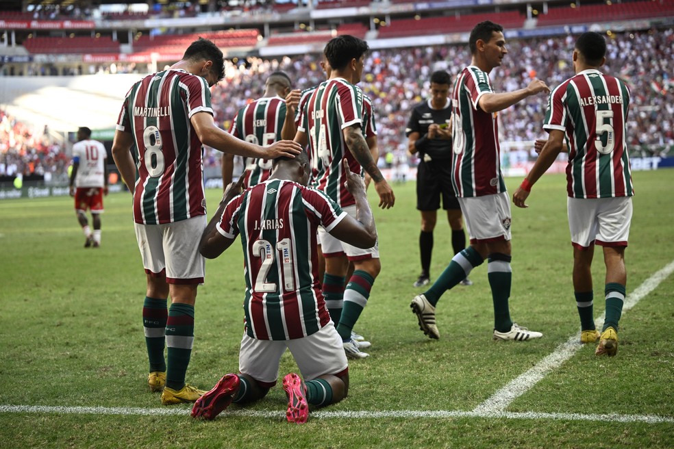 Arias comemora gol do Fluminense contra o Bangu — Foto: Mateus Bonomi/AGIF