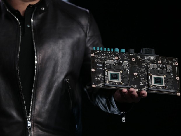 Dispositivo Driven PX 2, nova plataforma de supercomputador da Nvidia para carros autônomos (Foto: Divulgação)