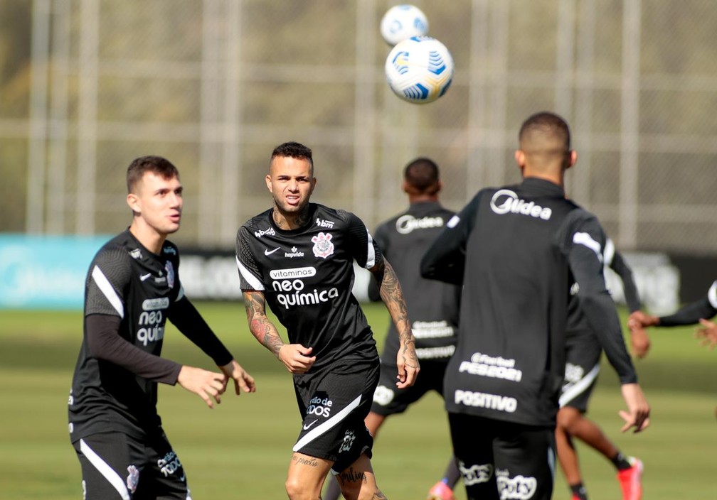 Com duas novidades, Corinthians finaliza preparação para confronto com a Chapecoense