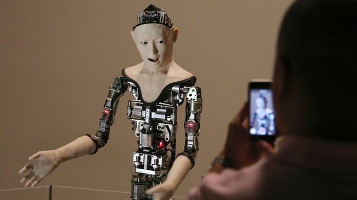 O robô japonês Alter usa redes neurais para se mover de forma completamente independente: ele não obedece a uma programação (Foto: Divulgação/Universidade de Osaka)