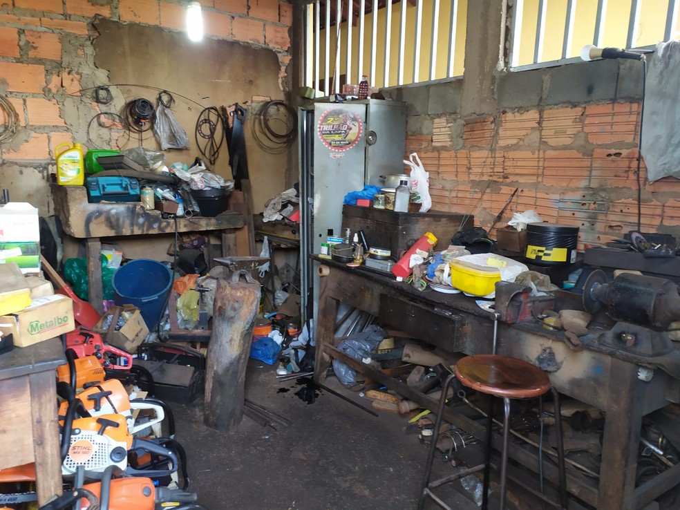 Local onde funcionava oficina clandestina de armas em Vazante  Foto: Polcia Militar/Divulgao