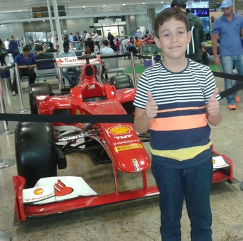 Pedro Henrique, 10 anos, no aeroportobaixar app sportingbetSão Paulo (Foto: José Rogério Antunes/Arquivo Pessoal)