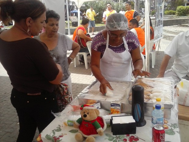 1ª Feira da Criatividade leva artesanato e culinária ao Centro de Caruaru (Foto: Renata Azevêdo)