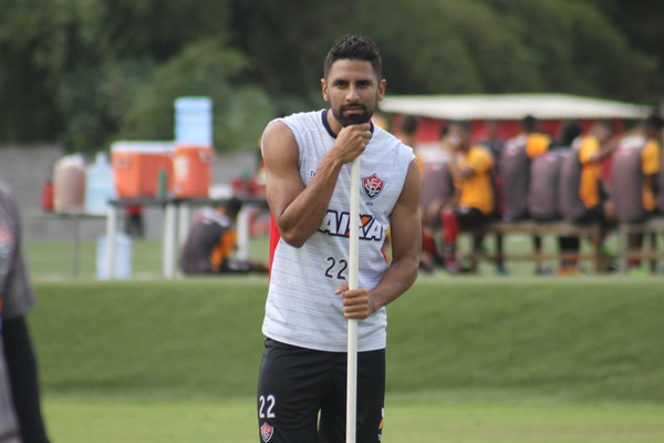 Corinthians mantém interesse em Tréllez mesmo depois de fechar com Júnior Dutra
