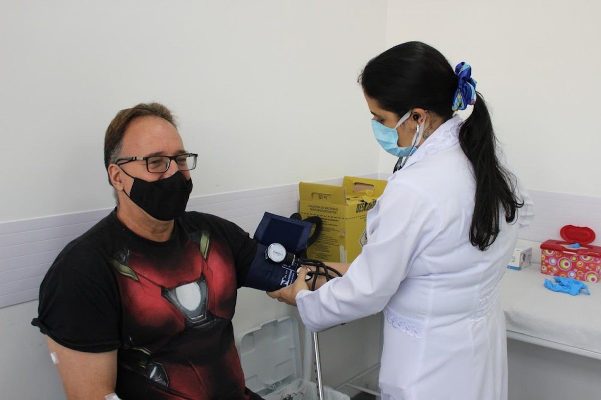 Santos oferece exames de detecção do câncer de próstata e ações voltadas à saúde do homem no 'Novembro Azul' - Globo