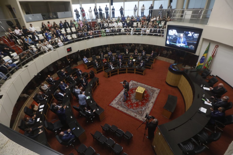 Plenário da Assembleia Legislativa de Santa Catarina durante a posse dos deputados — Foto: Patrick Rodrigues/NSC